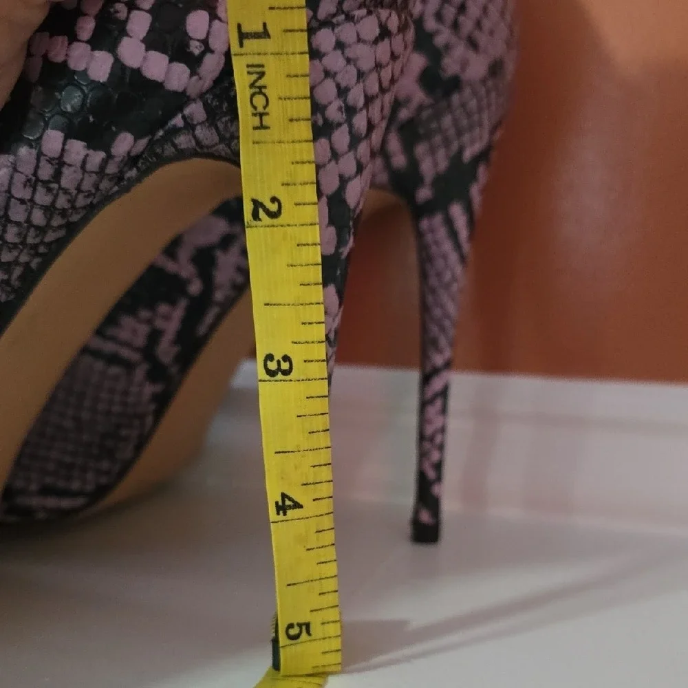 PrettyLittleThing Pink Snakeskin Pointed Toe Stiletto Pumps Heels‎ Size 7